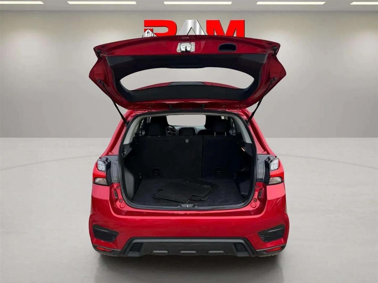 Mitsubishi Outlander Sport  2021