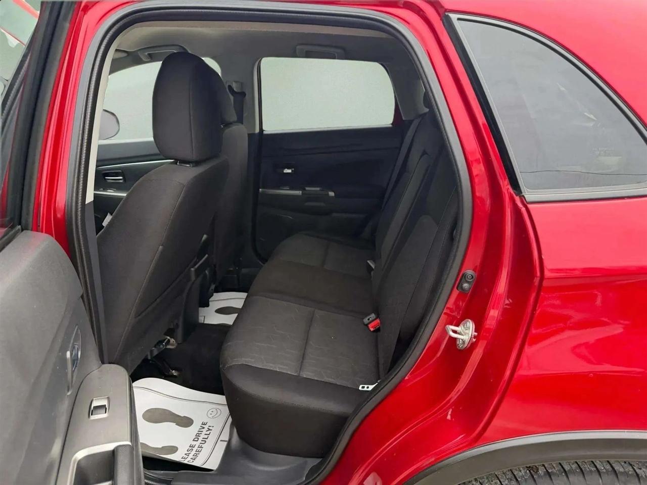 Mitsubishi Outlander Sport  2021