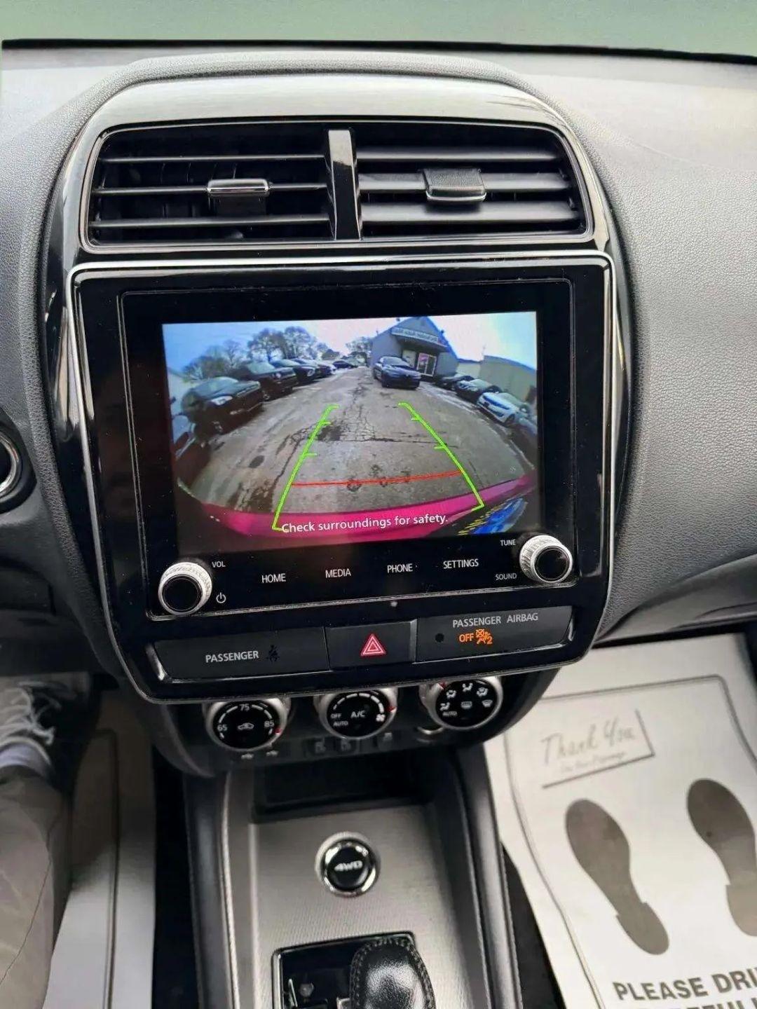 Mitsubishi Outlander Sport  2021