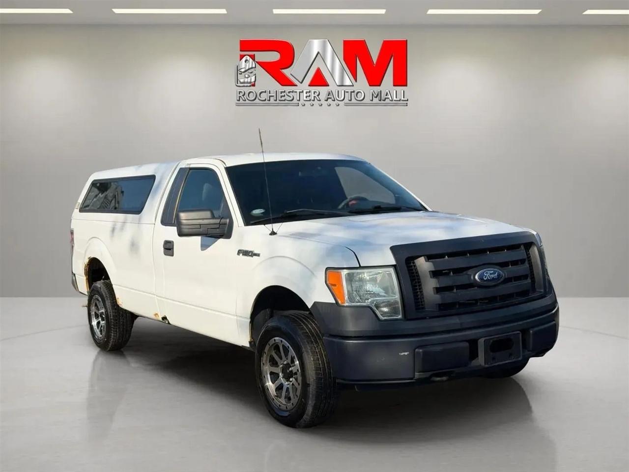 2009 Ford F-150 XL Pickup 2D 8 ft
