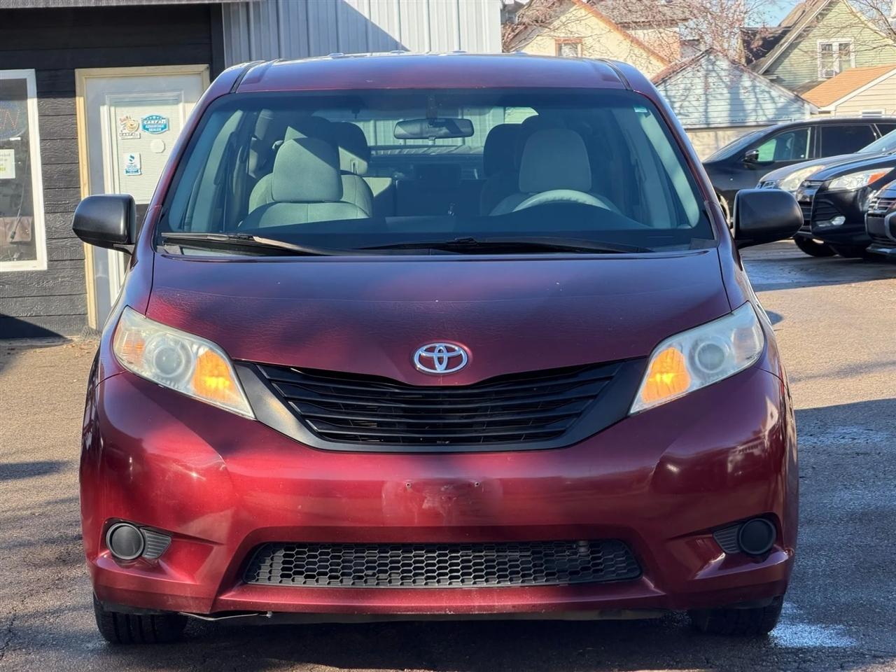 Toyota Sienna  2011