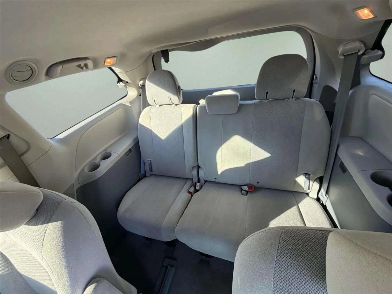 Toyota Sienna  2011