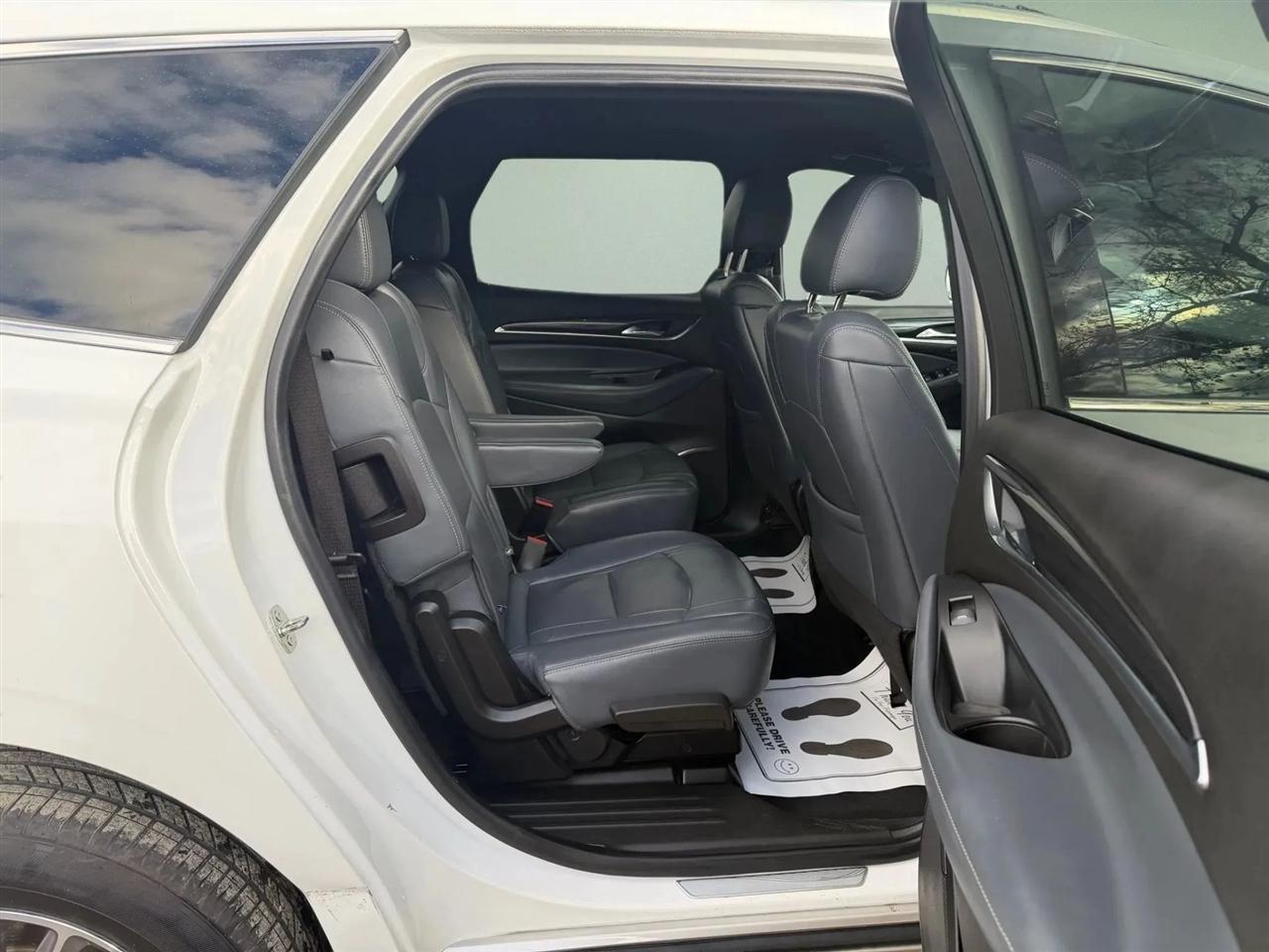 Buick Enclave  2022