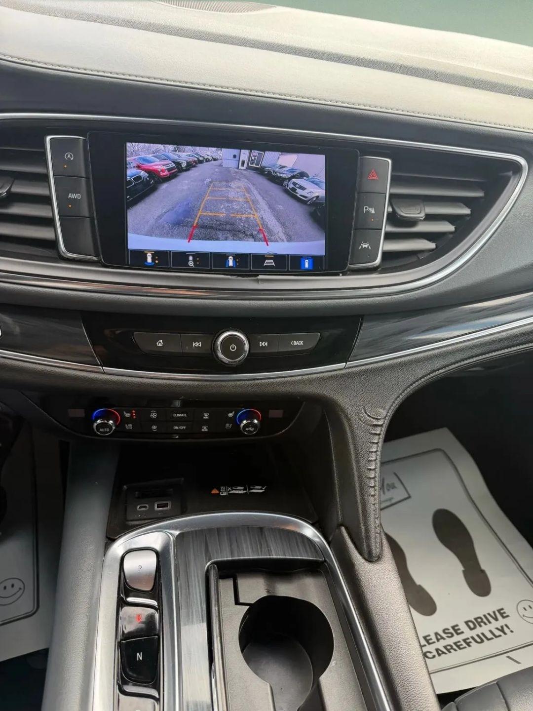 Buick Enclave  2022