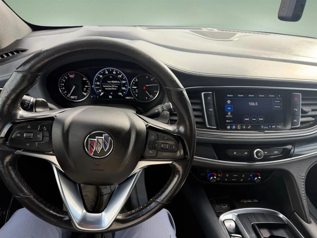Buick Enclave  2022