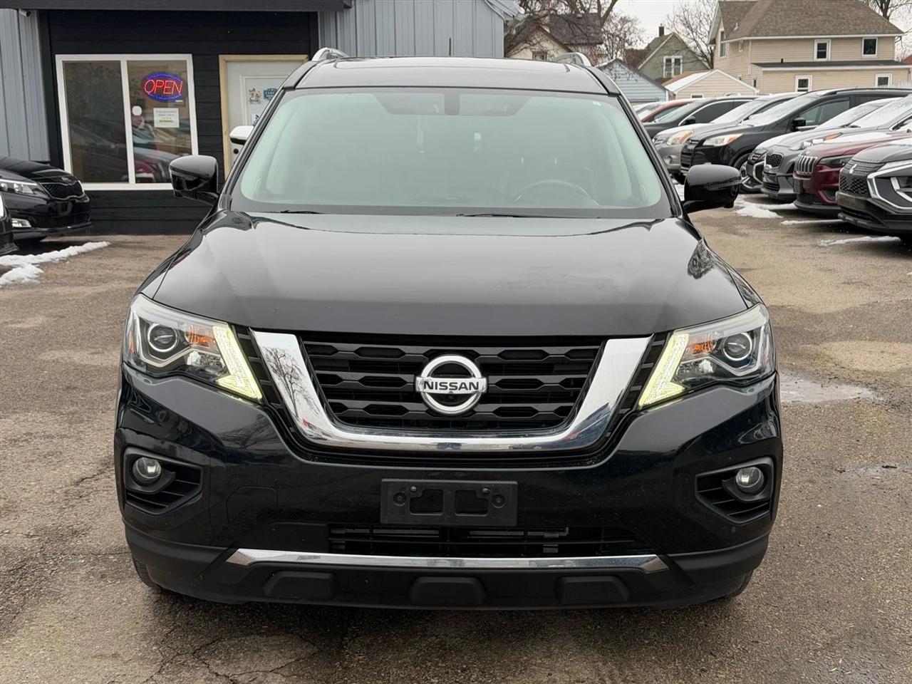 2017 Nissan Pathfinder Platinum Sport Utility 4D