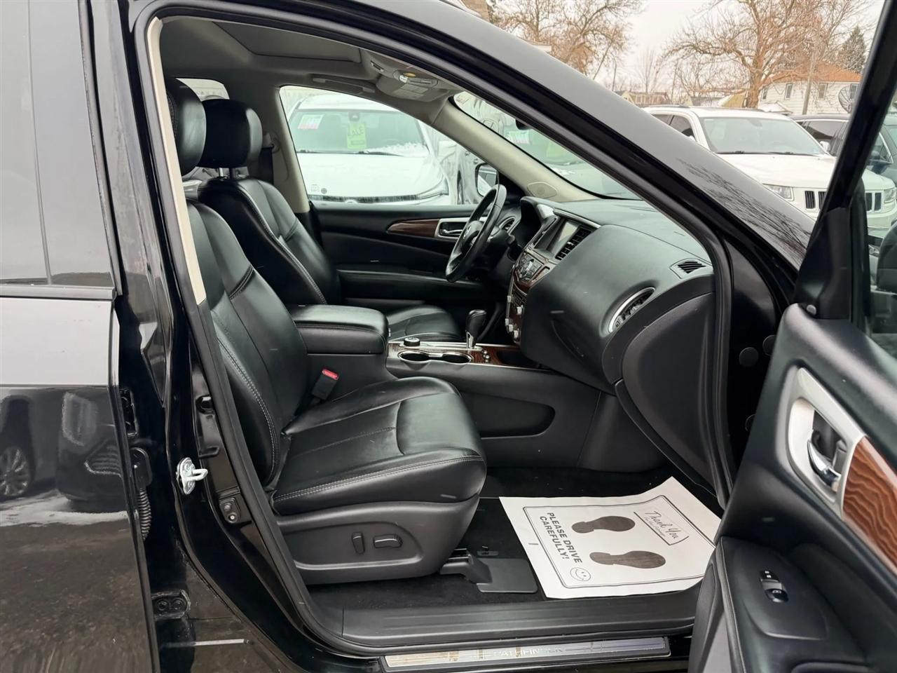 Nissan Pathfinder  2017