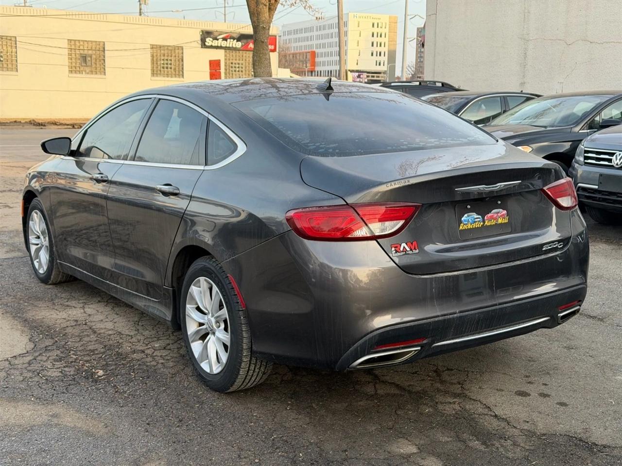 Chrysler 200  2015