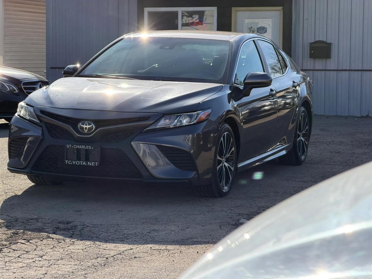 Toyota Camry  2018