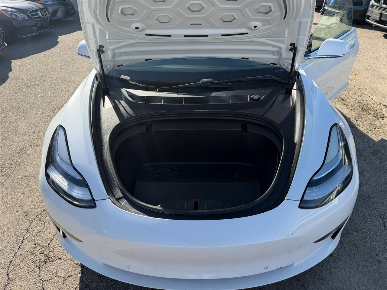 Tesla Model 3  2020