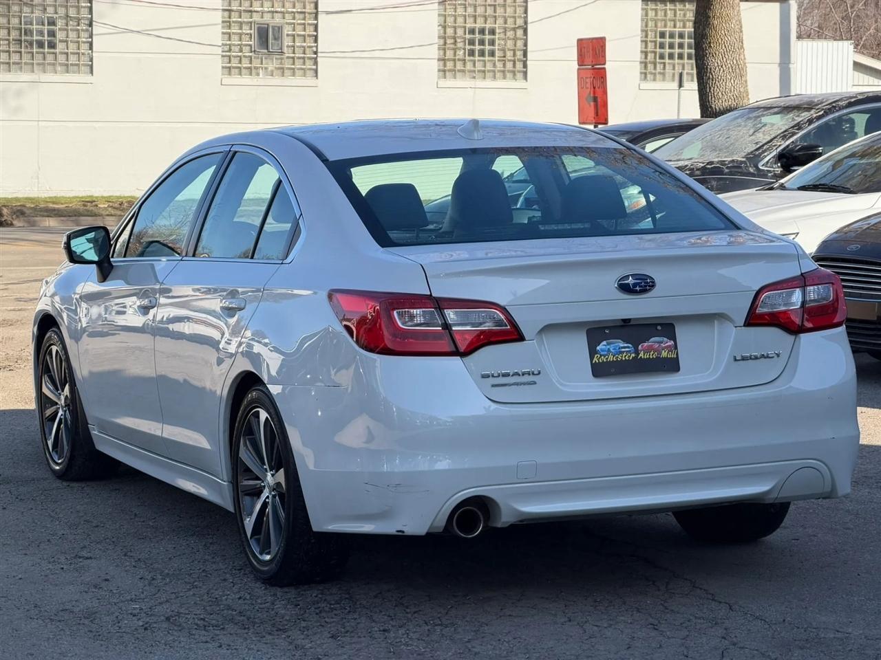 Subaru Legacy  2016