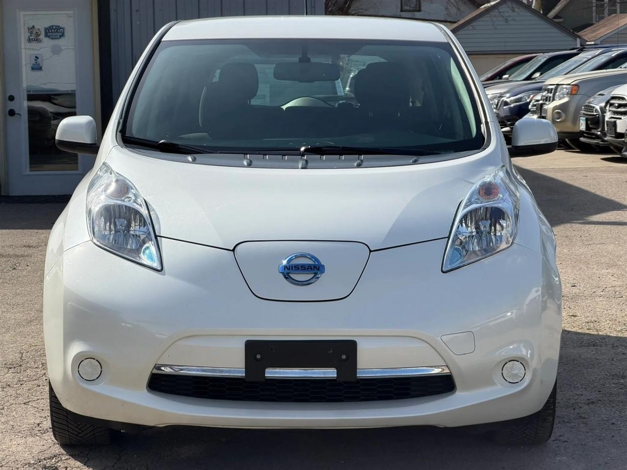 2016 Nissan Leaf SV Hatchback 4D