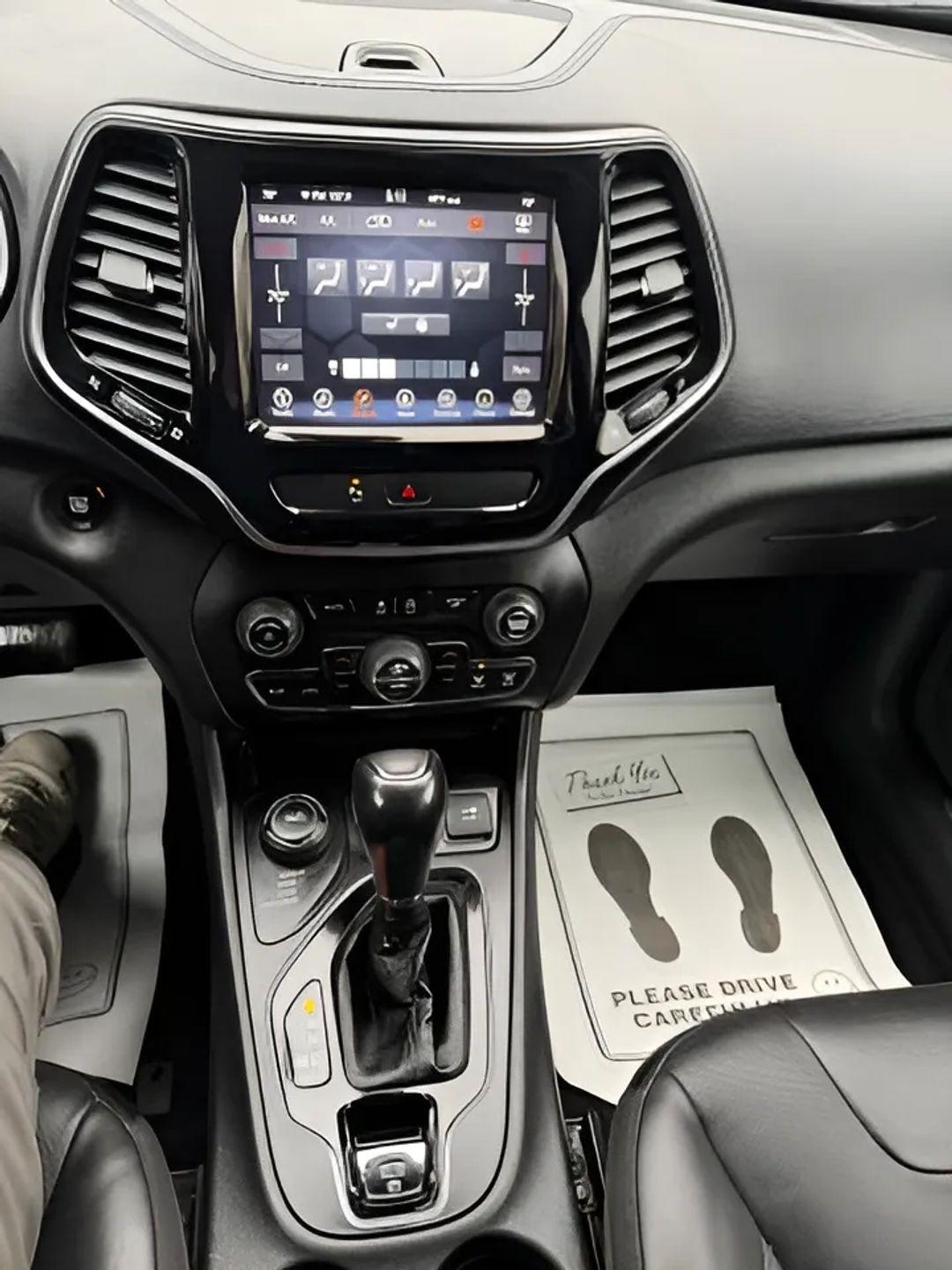 Jeep Cherokee  2020