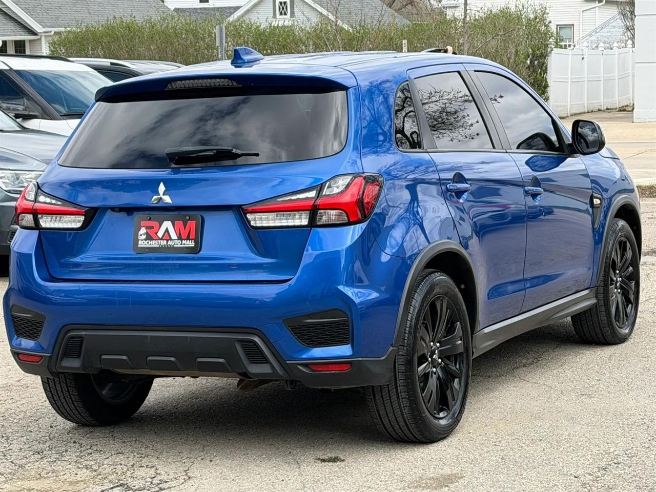 Mitsubishi Outlander Sport  2021