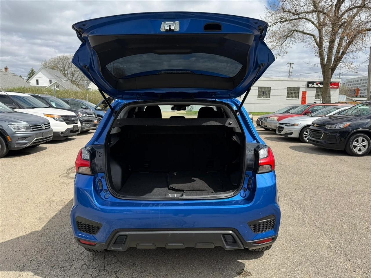 Mitsubishi Outlander Sport  2021