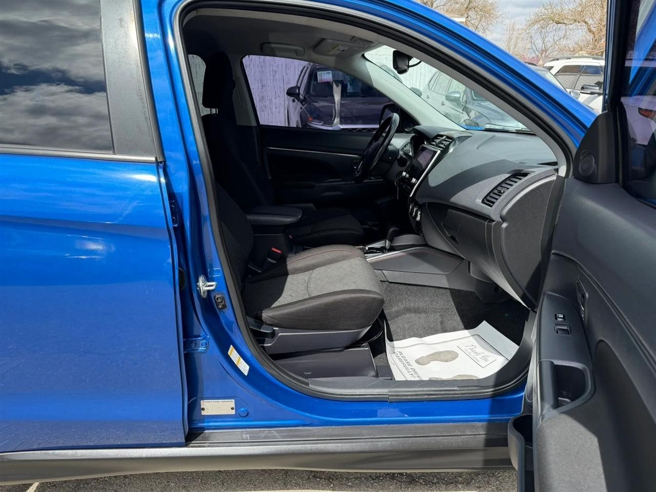 Mitsubishi Outlander Sport  2021