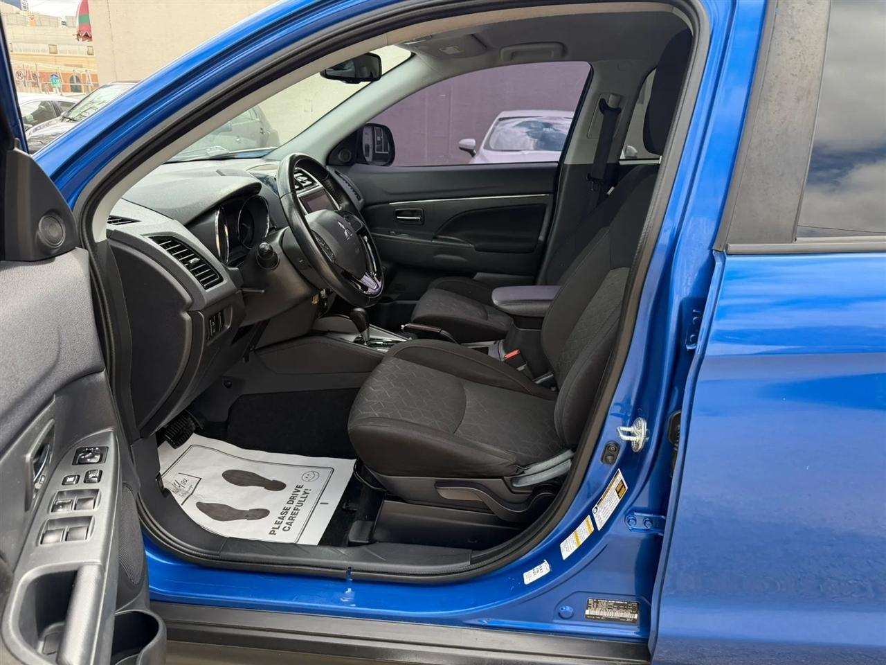 Mitsubishi Outlander Sport  2021