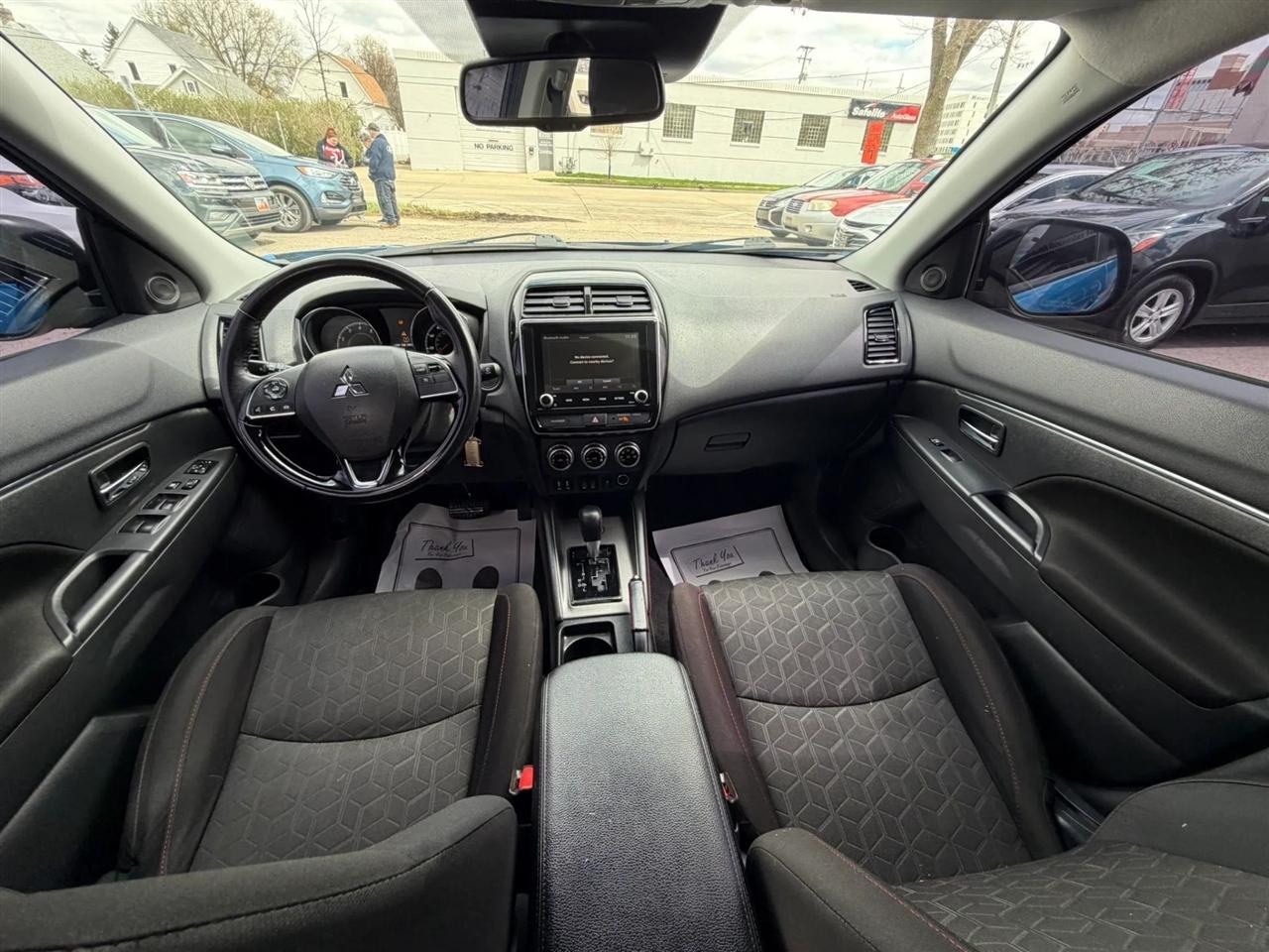 Mitsubishi Outlander Sport  2021