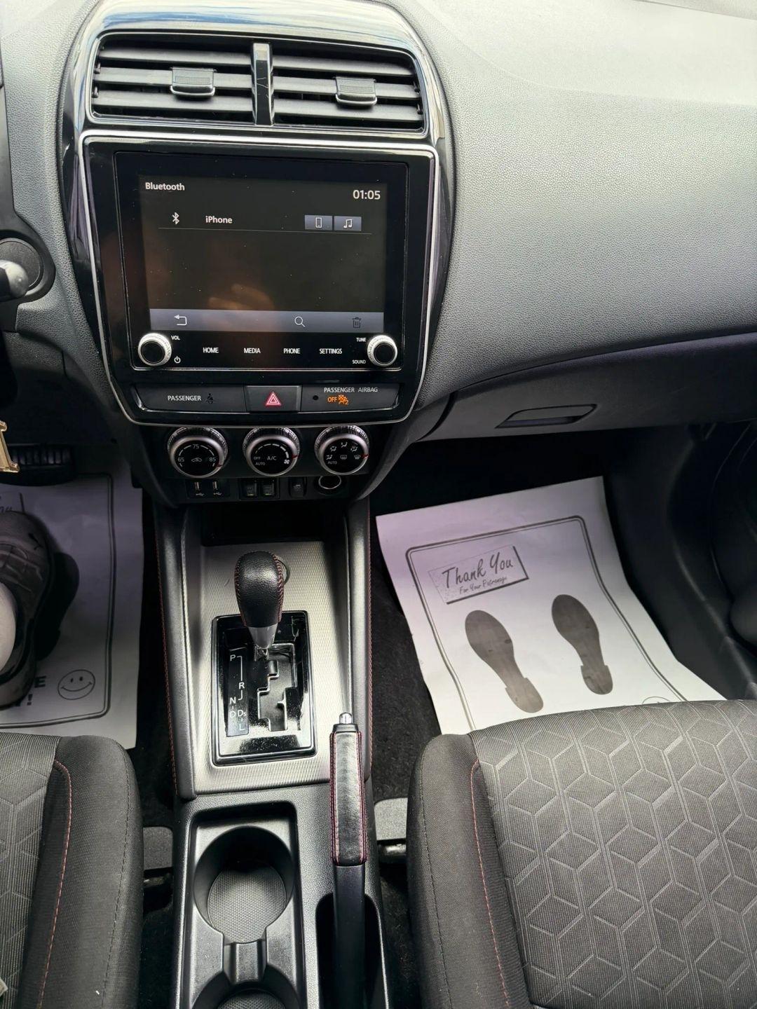 Mitsubishi Outlander Sport  2021