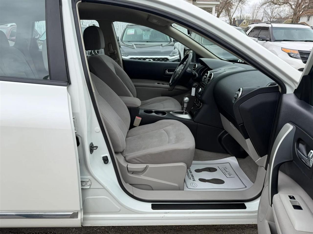 Nissan Rogue  2011