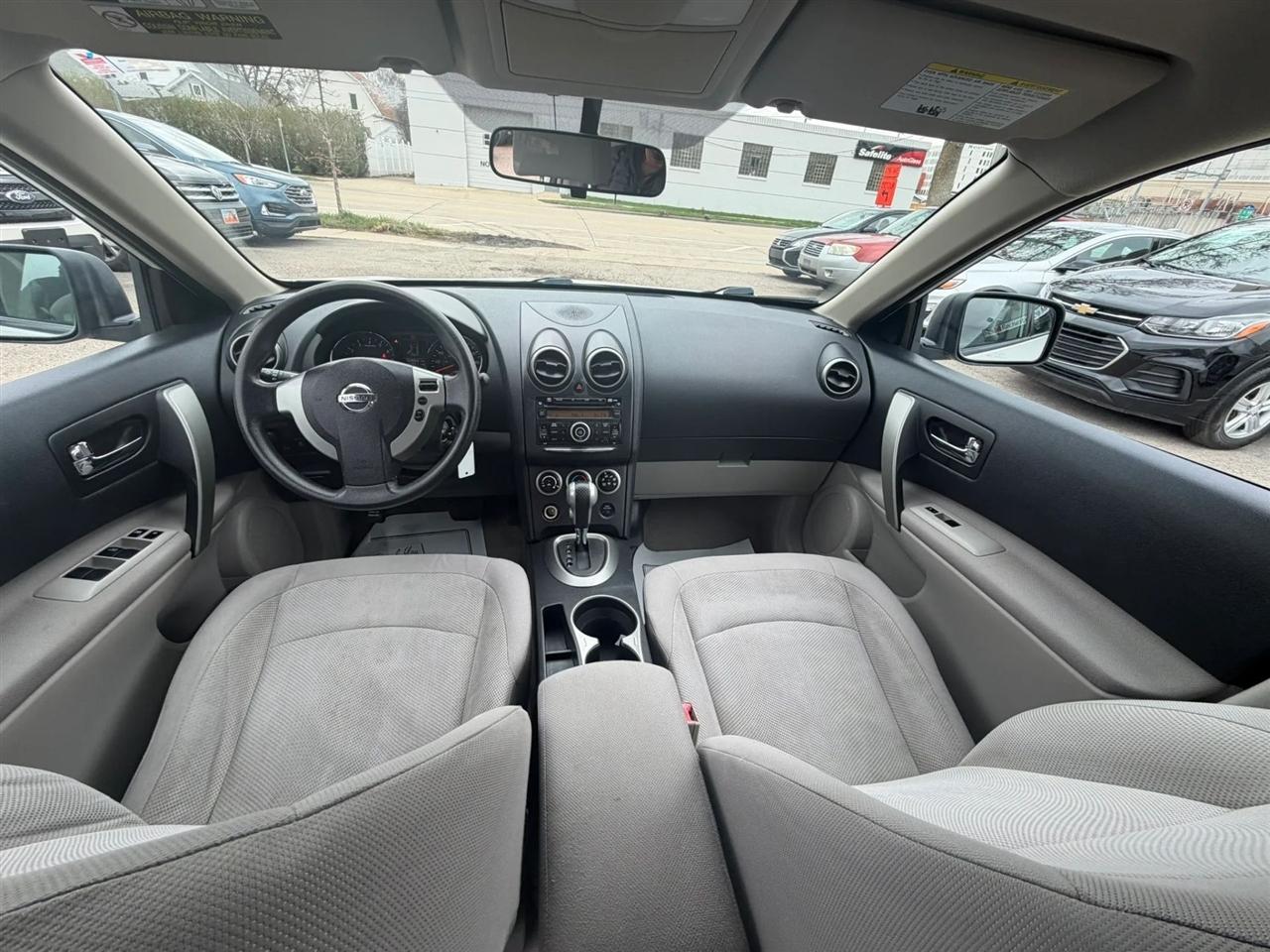 Nissan Rogue  2011