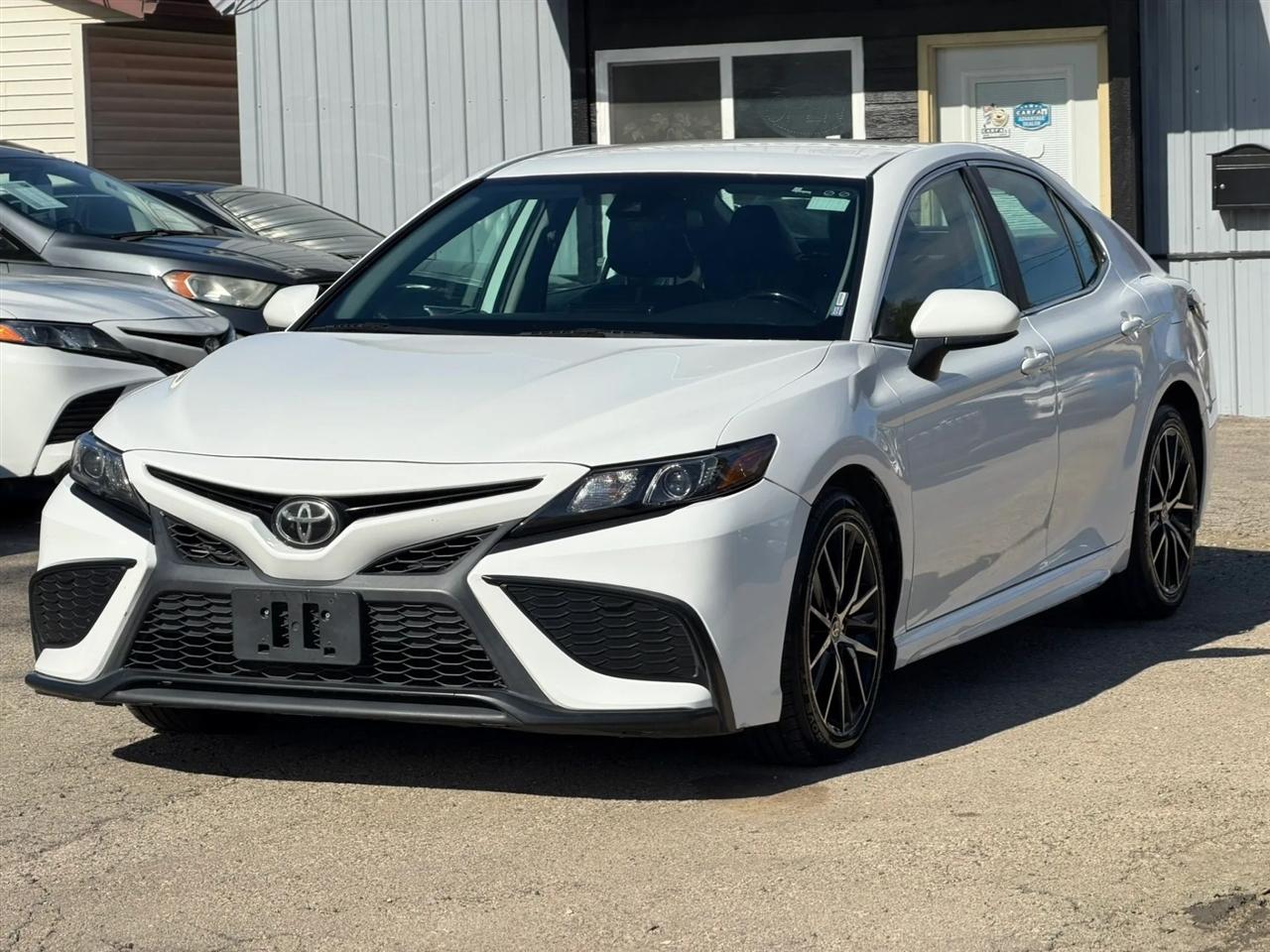 Toyota Camry  2021