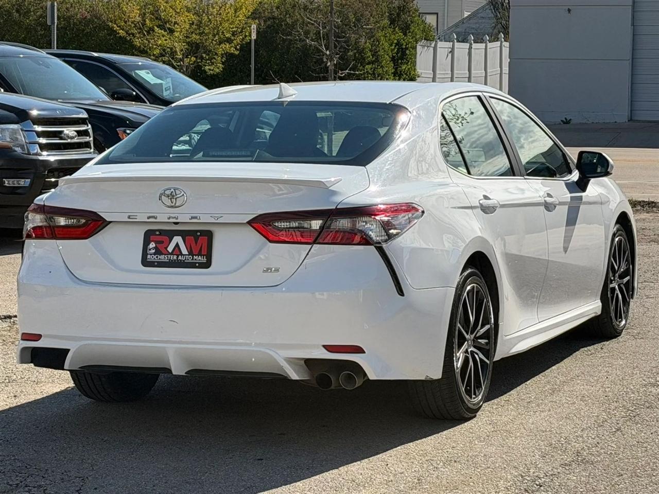 Toyota Camry  2021