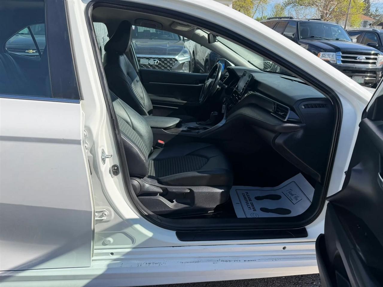 Toyota Camry  2021
