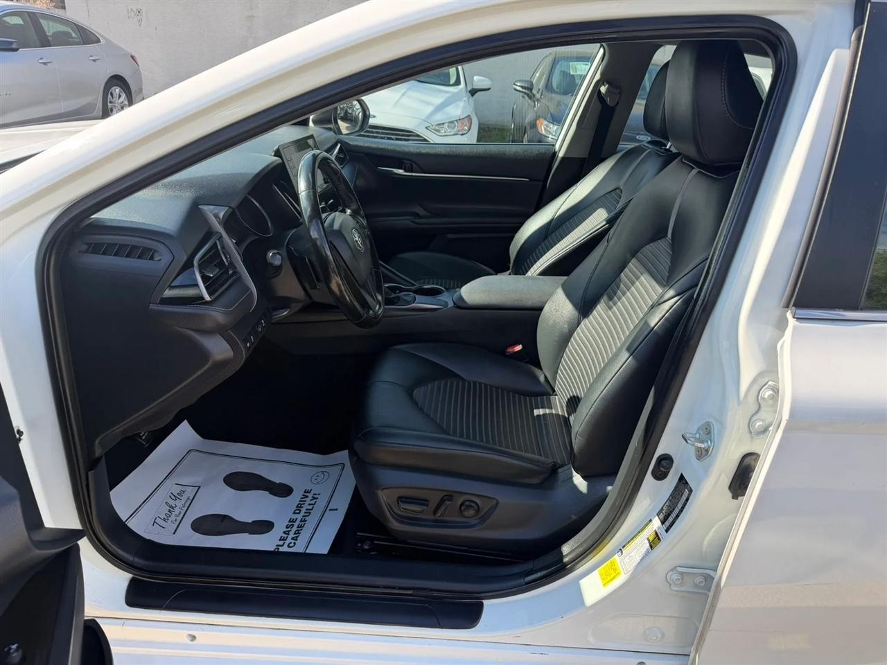 Toyota Camry  2021