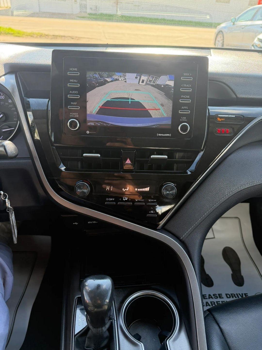 Toyota Camry  2021
