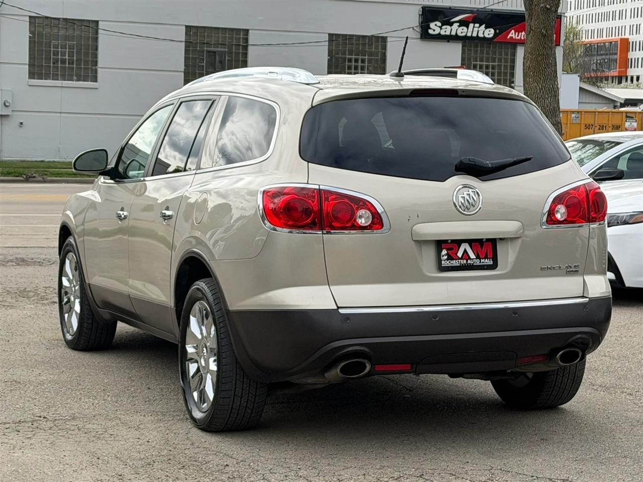 Buick Enclave  2011