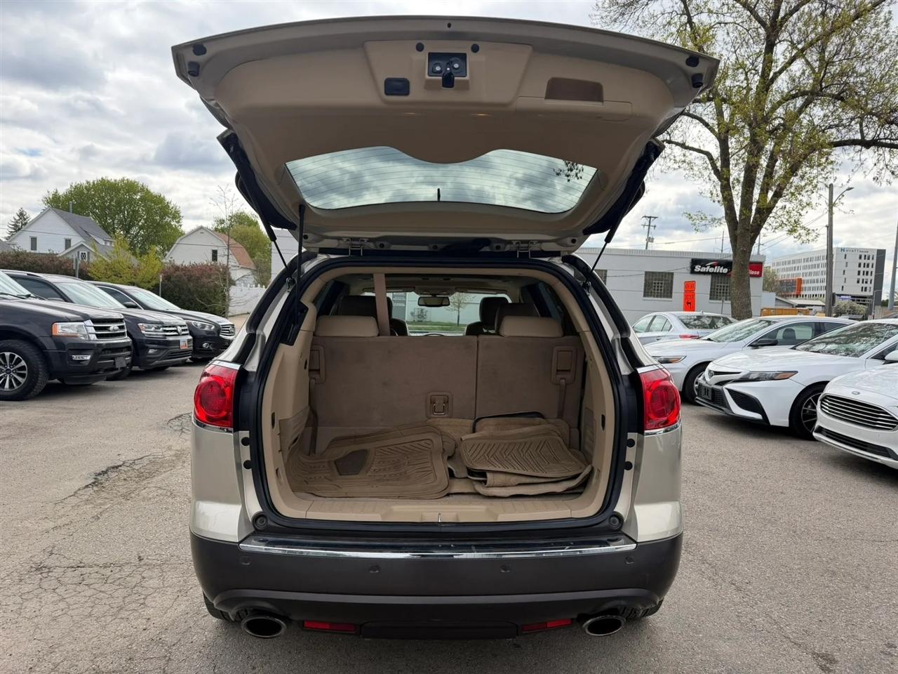 Buick Enclave  2011