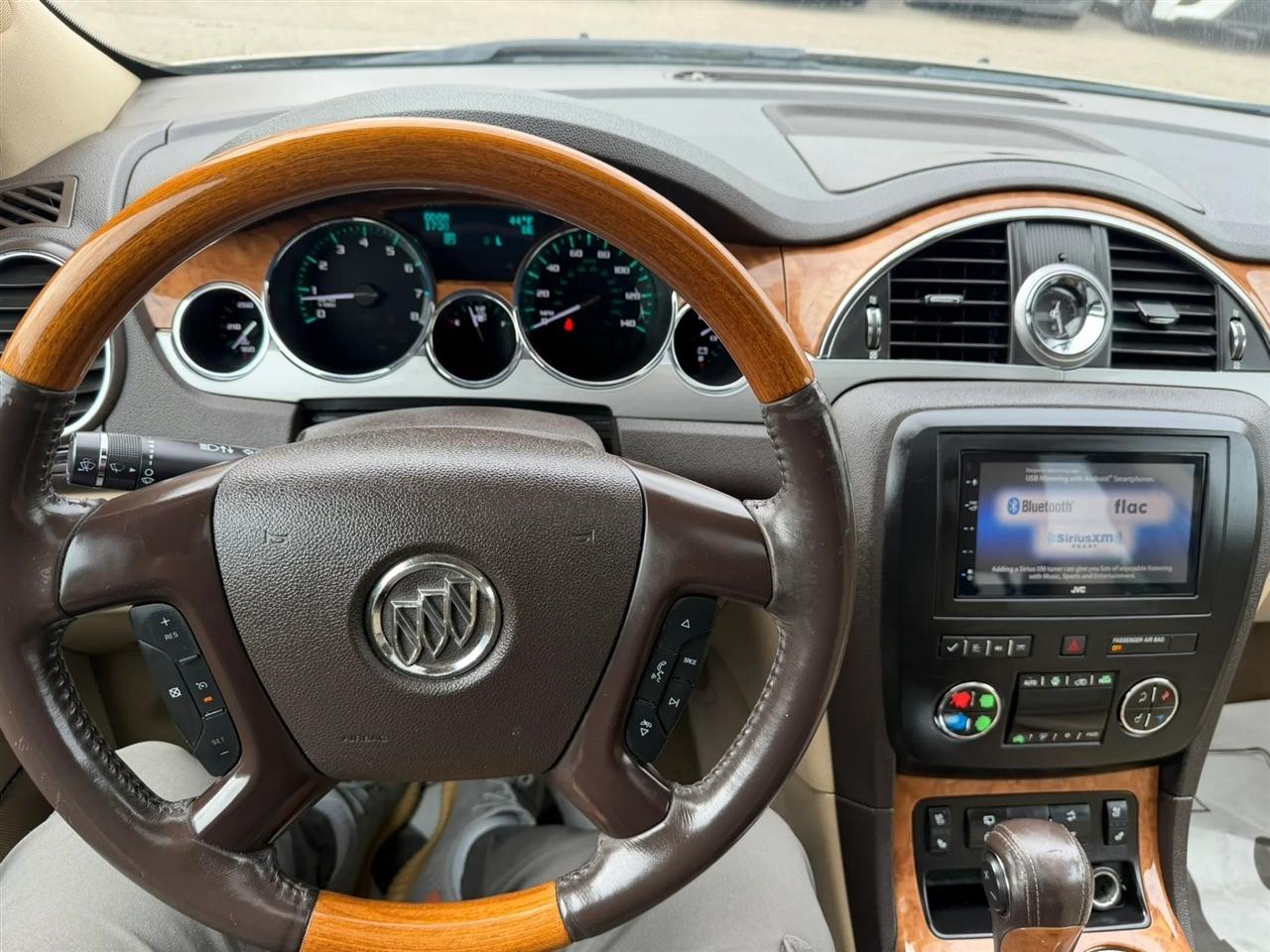 Buick Enclave  2011