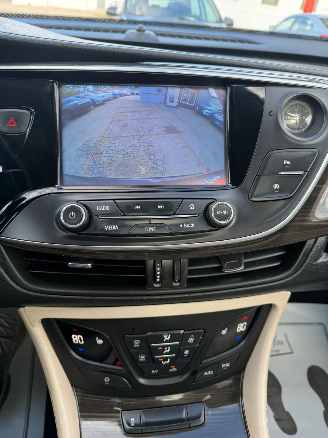 Buick Envision  2020