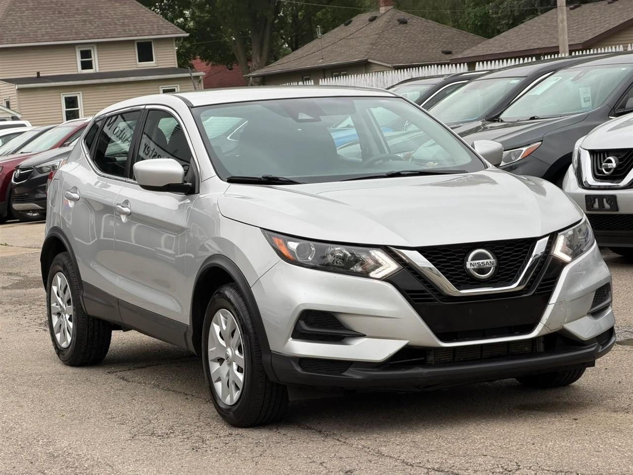 Nissan Rogue Sport  2020