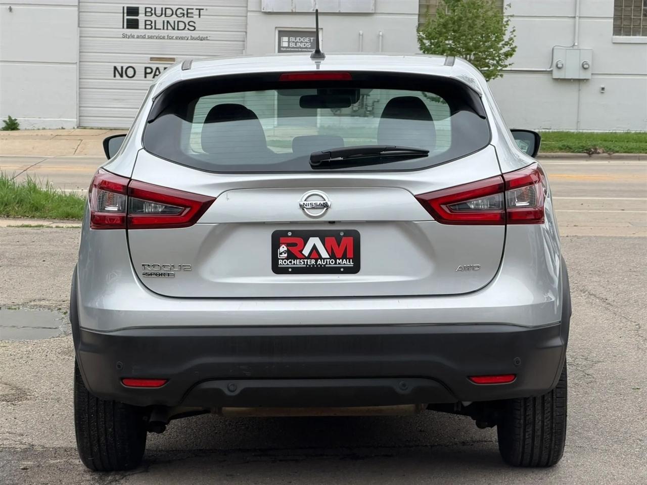 Nissan Rogue Sport  2020