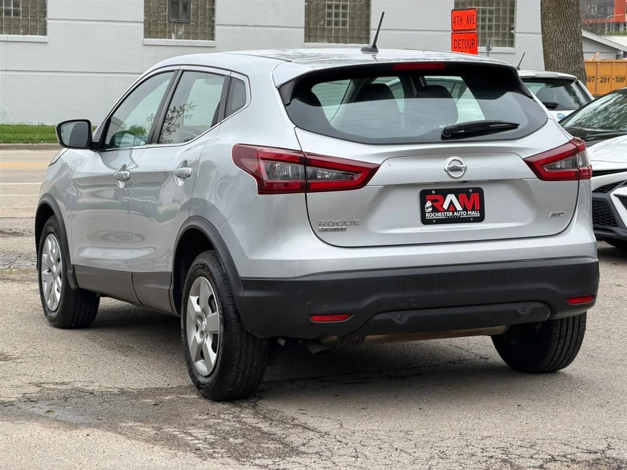 Nissan Rogue Sport  2020