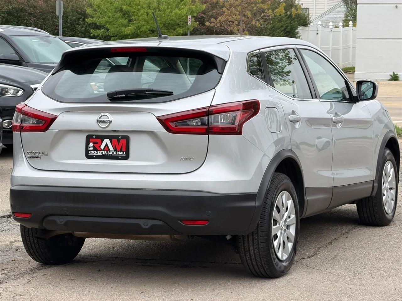 Nissan Rogue Sport  2020