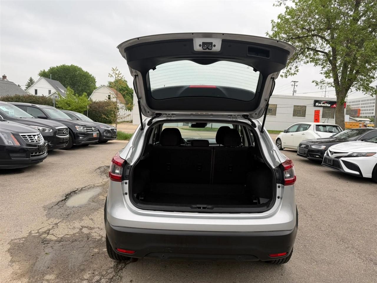 Nissan Rogue Sport  2020