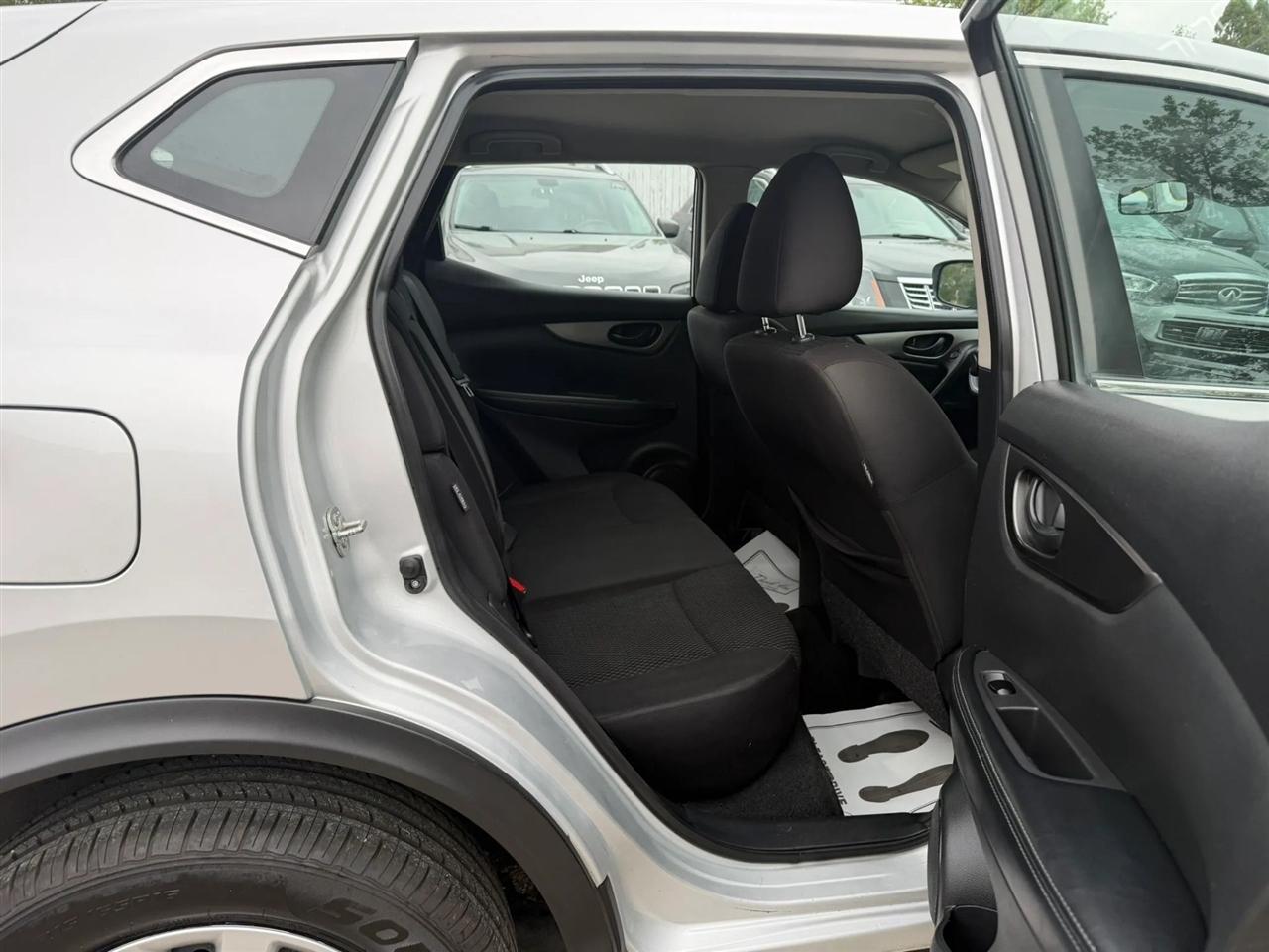 Nissan Rogue Sport  2020