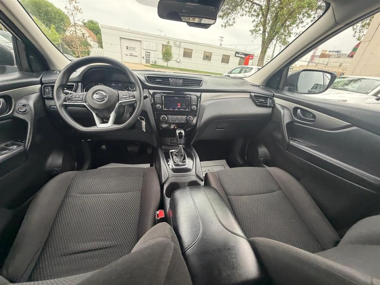 Nissan Rogue Sport  2020