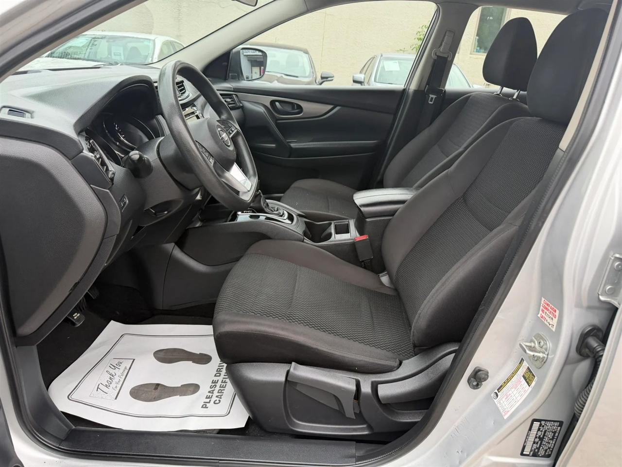 Nissan Rogue Sport  2020