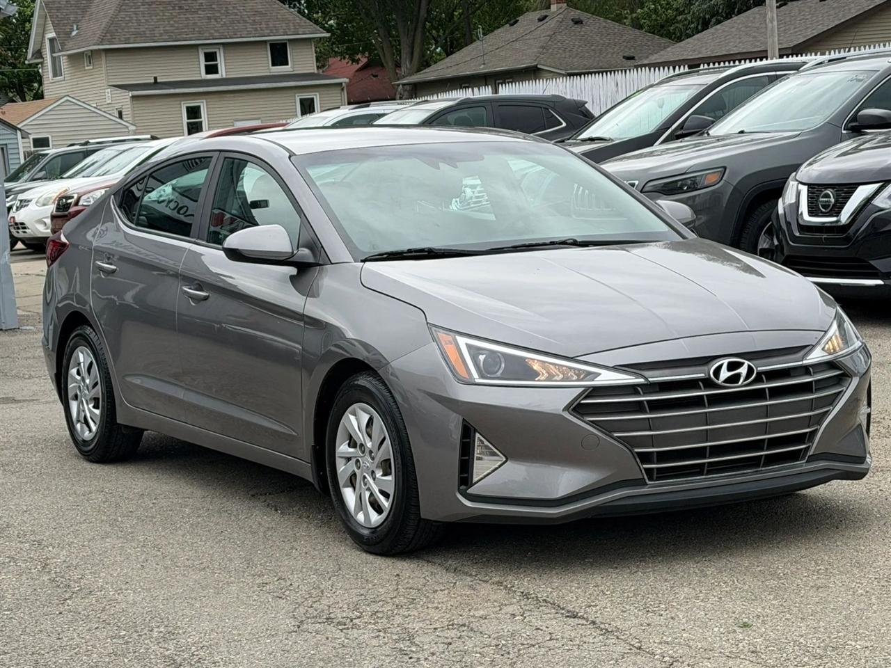 Hyundai Elantra  2020