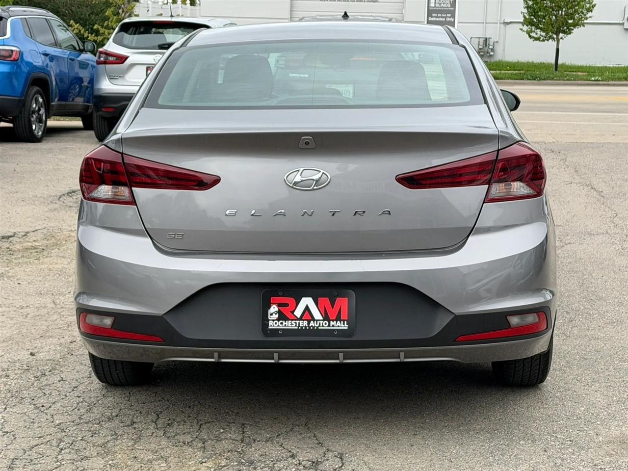 Hyundai Elantra  2020