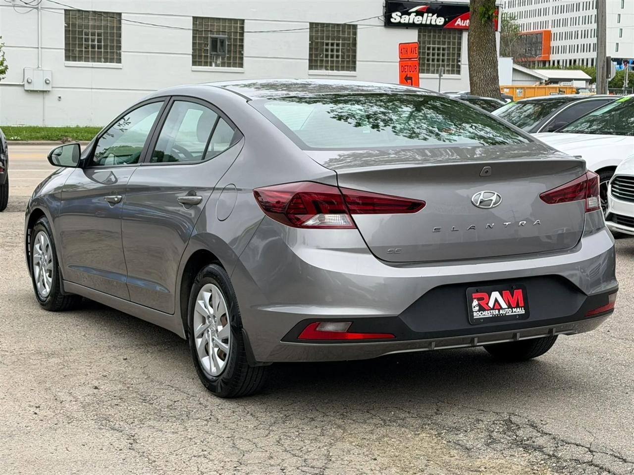 Hyundai Elantra  2020