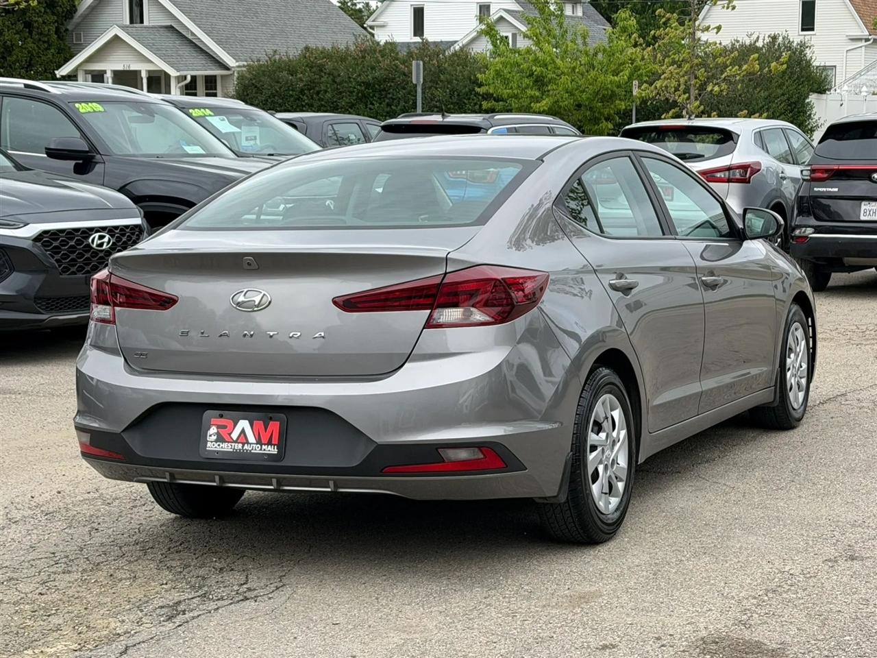 Hyundai Elantra  2020