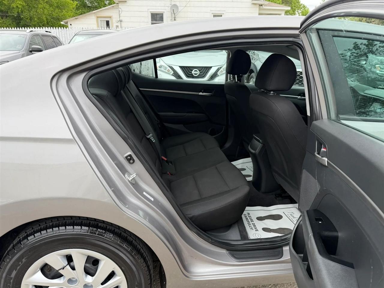 Hyundai Elantra  2020