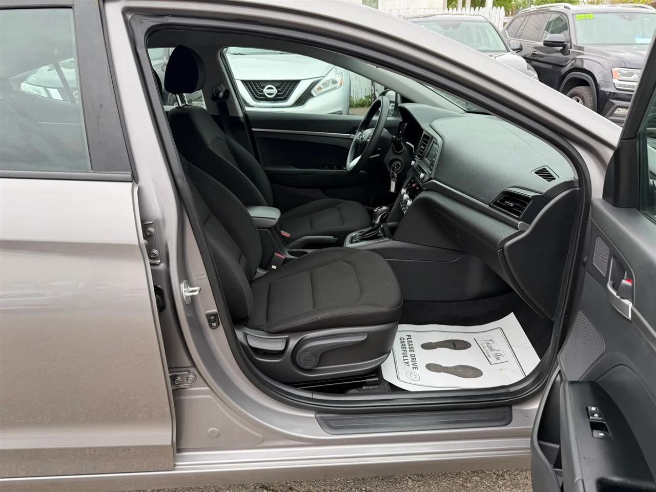 Hyundai Elantra  2020