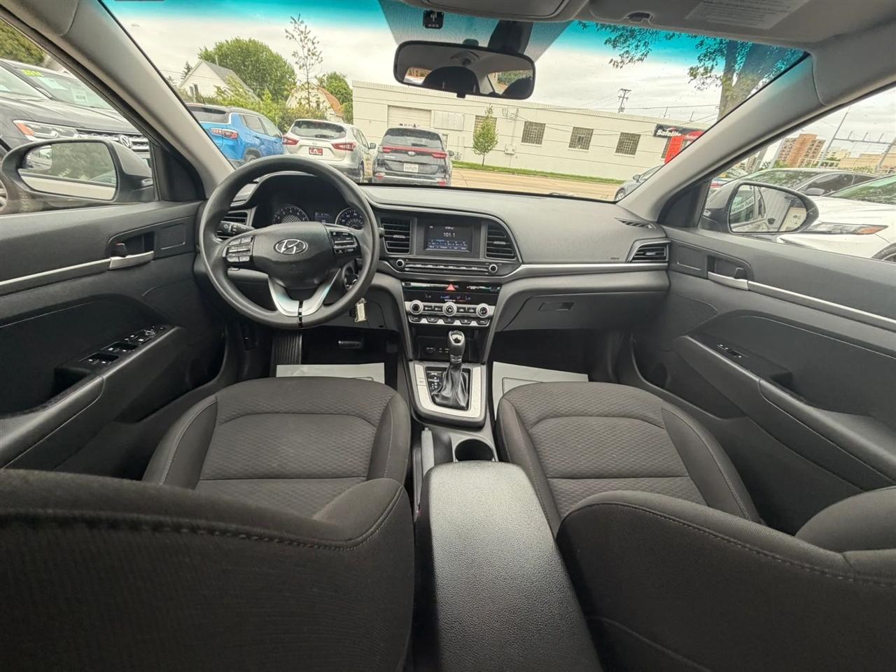 Hyundai Elantra  2020
