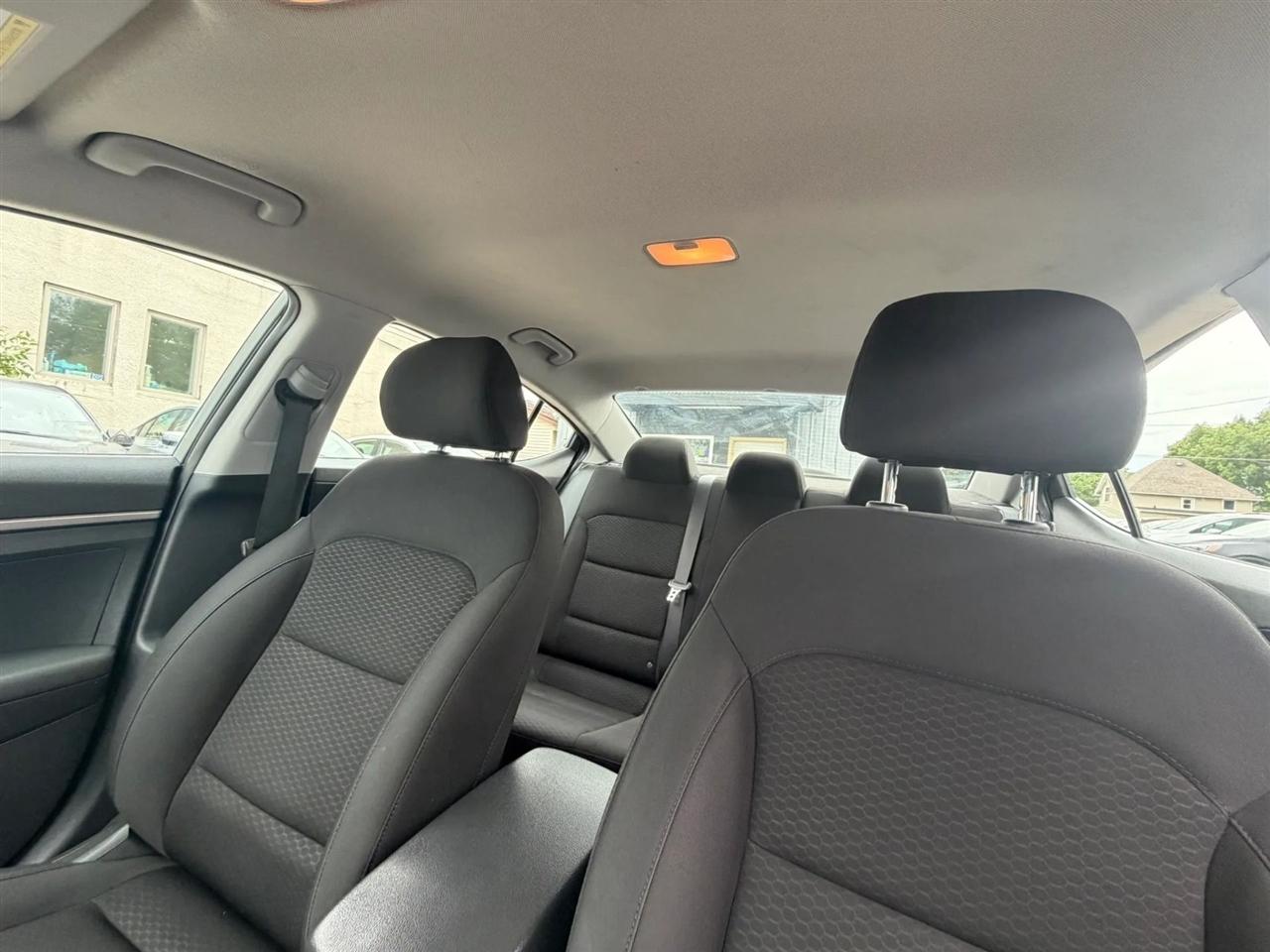 Hyundai Elantra  2020
